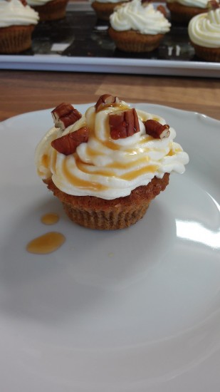 Carrot pecan cupcake